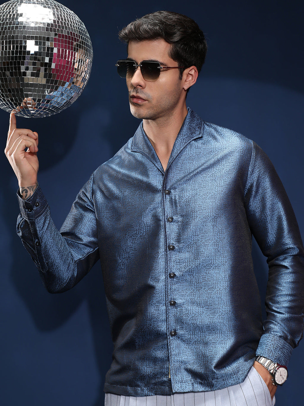 Distortion-Texture Shirt